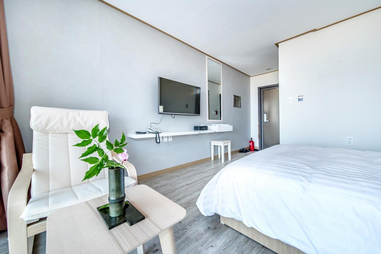 Go To Bed Resort Seogwipo-stad Buitenkant foto