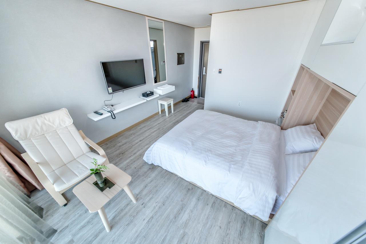 Go To Bed Resort Seogwipo-stad Buitenkant foto