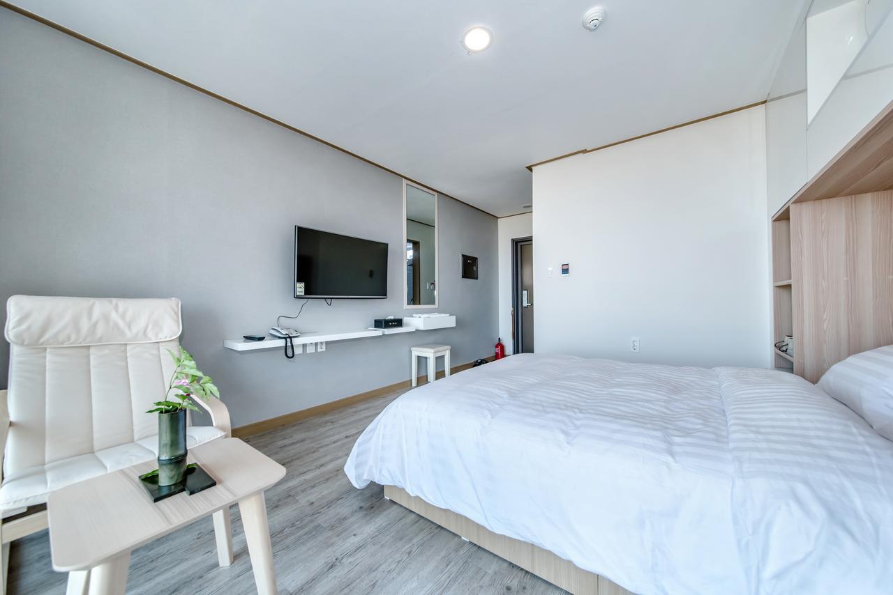 Go To Bed Resort Seogwipo-stad Buitenkant foto